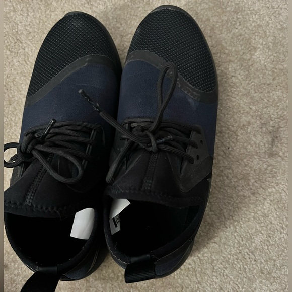 Navy Nike Women’s 8.5 Running Shoe - Lightly Worn - Picture 5 of 5